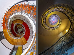 Stiegenhaus/Treppenhaus im Café St. Oberholz in Berlin, Deutschland