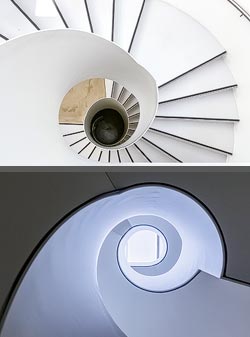 Stiegenhaus/Treppenhaus im Studierenden Service Center der Heinrich-Heine-Universität in Düsseldorf, Deutschland