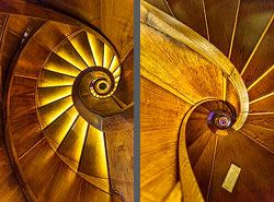 Stiegenhaus/Treppenhaus im Hochhaus Nebotičnik in Ljubljana, Slowenien