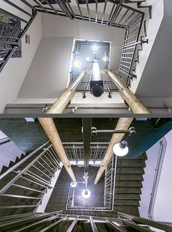 Stiegenhaus/Treppenhaus im Augustiner-Keller in München, Deutschland