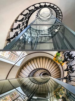 Stiegenhaus/Treppenhaus in einem Wohnhaus in Wien, Österreich