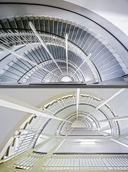 Stiegenhaus/Treppenhaus in der Postsparkasse von Otto Wagner in Wien, Österreich